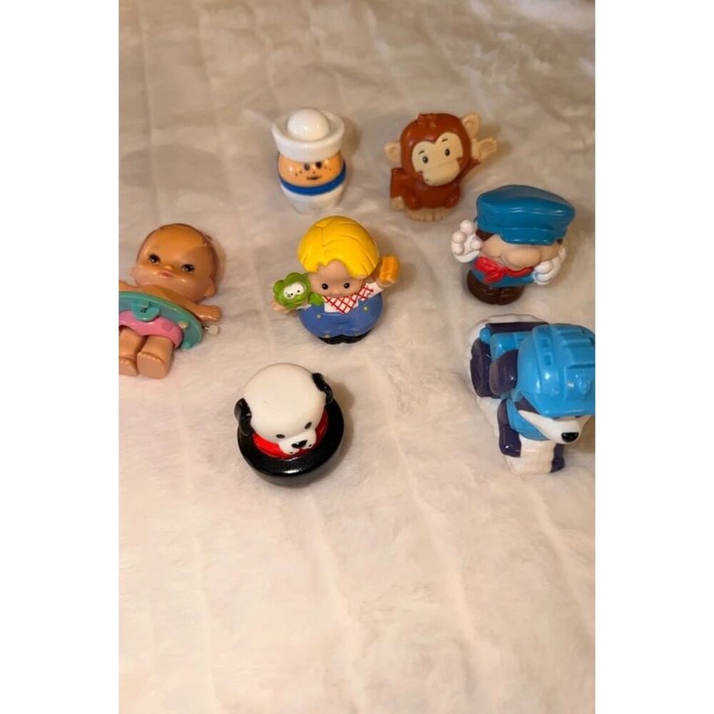 Small toy lot